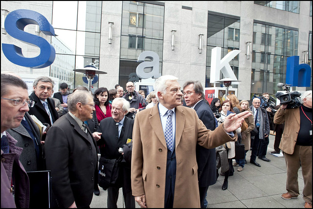 EP President Jerzy Buzek, activists and members of the general public