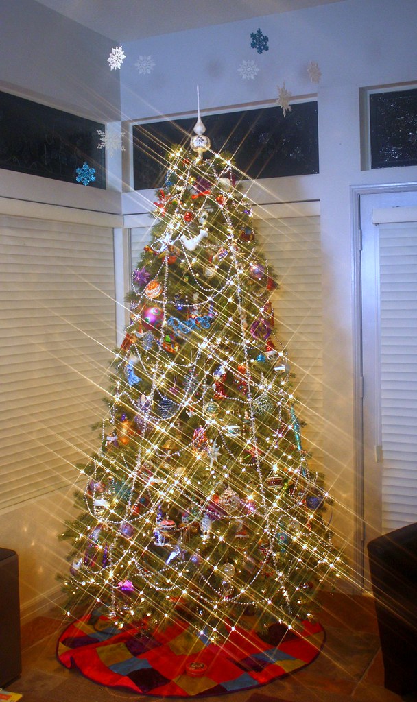 Christmas Tree 2011 | Had time to hang the snowflakes this y… | Flickr