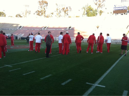 After landing, we headed straight to the field. Here are the #Badgers checking out the Rose Bowl #rosebowluw http://t.co/nHKf0yKQ