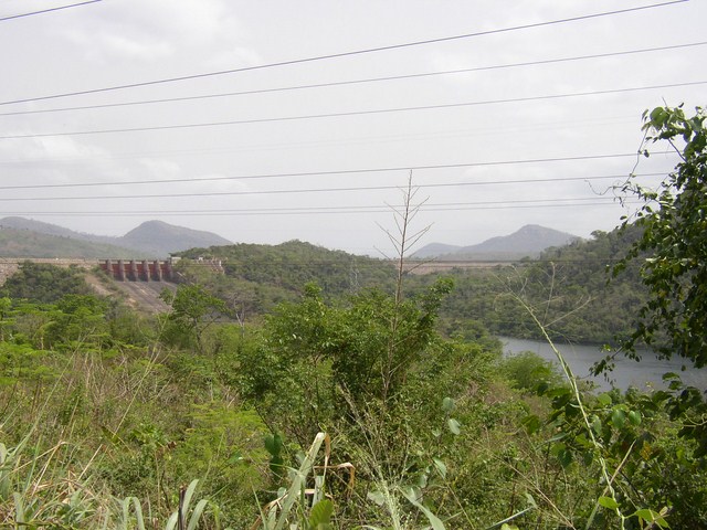 Dam in Lake Volta (Ghana 2005)