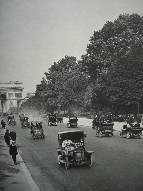 L’avenue du bois, aujourd’hui avenue Foch,  aux environs de 1900 ou un peu plus tard..., Paris XVIe