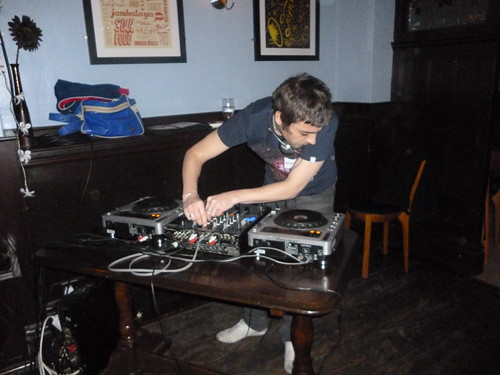 @stevetea winds up the gramophone