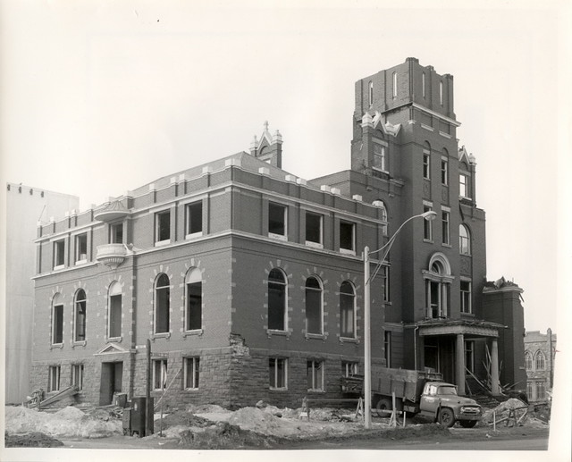 Demolition of Fort William City Hall, 1