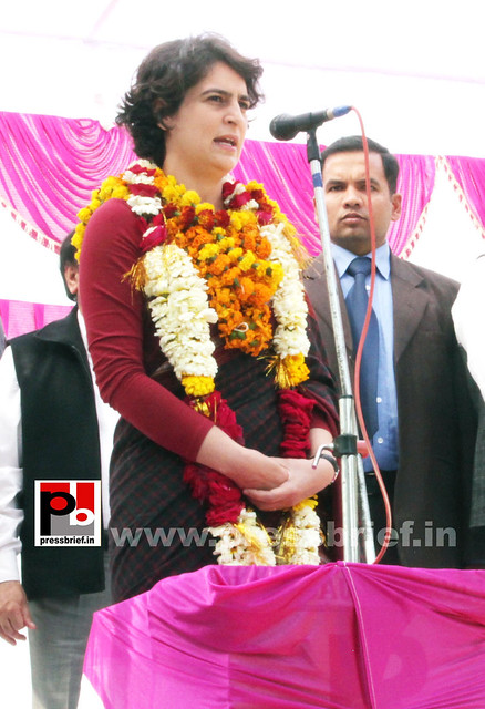 Priyanka Gandhi Vadra in Balbhadrapur, Amethi UP (8)