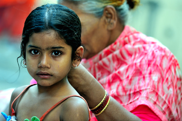 Incredible child eyes | Walking in Mumbai streets ... | Mumbai | India | Maharashtra