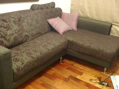 Day bed and couch/ guest bed | by Roseli SG