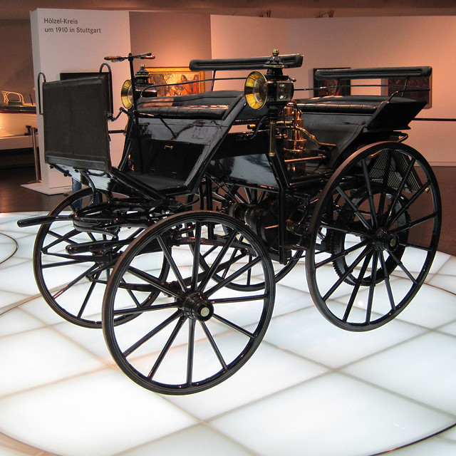 1886 Daimler Motorkutsche - Mercedes Museum (011)