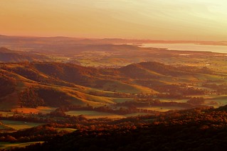 Sunrise view from Lees Rd lookout, near Robertson NSW.