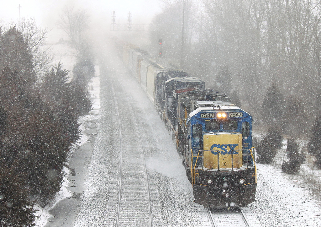 CSX Q380 - Defiance, OH | A standard cab Dash-8 leads Q380 t… | Flickr