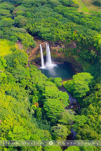 vacation usa fall tourism water america canon landscape island hawaii waterfall stream view aviation postcard air falls helicopter fantasy kauai postcards viewpoint wailua meijer heli henk tvseries fantasyisland wailuafalls airride byair holdiday floydian canoneos1dsmarkiii