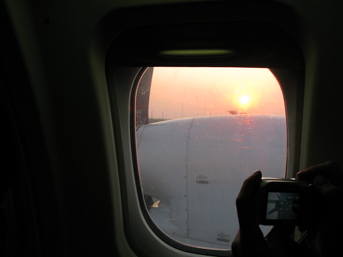 sun sunrise airplane romania bucharest saab2000 otp internationalairport carpatair henrycoanda eurotrip09