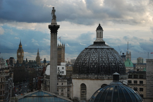 Vista londrina através dos telhados da Trafalgar Square