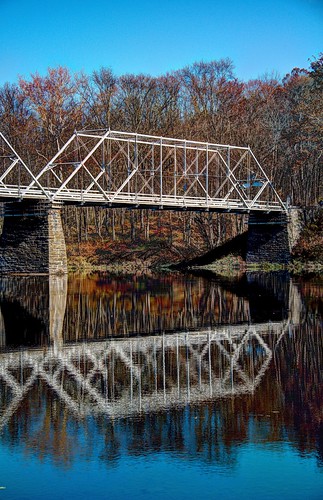 bridge autumn reflection water river newjersey pennsylvania foliage delaware truss dingmansferry