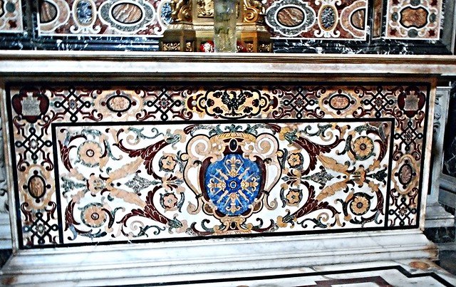 Altar - polychrome marbles, lapislazuli and semi-precious stones (17th century) - Santa Maria della Vittoria Church in Rome
