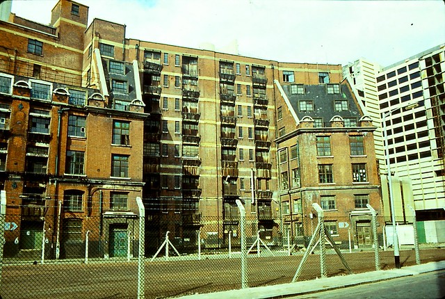 London: Barge House Street 1981