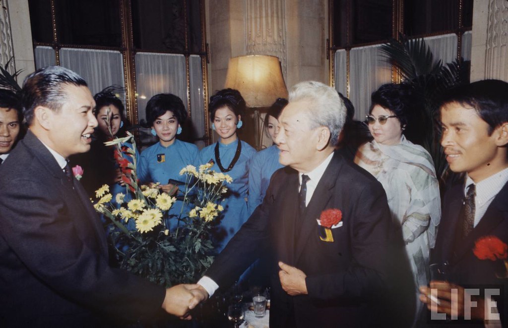 Paris Peace Talks 1968 - Ca sĩ Phương Đại, nghệ sĩ Năm Châu và Phùng Há