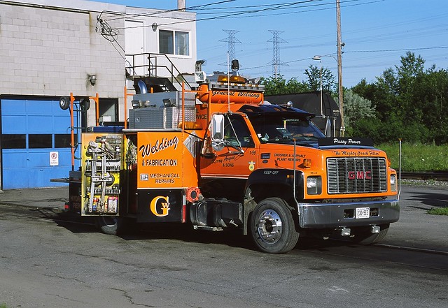 Kerry Argue & Sons 1-99 GMC Welding truck Ottawa, Ontario taken in 2004 ©Ian A. McCord
