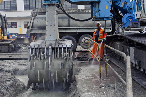 SR 99 northbound bridge - underground walls | by WSDOT