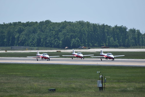 941_Snowbirds_Tutor_trio_landing | by Nigel Howarth