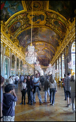 Grande Galerie (Hall of Mirrors) - With Tourists