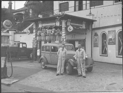 Royal Service Station, Anzac Pde, Kensington. 30 May 1937, by Sam Hood | by State Library of NSW