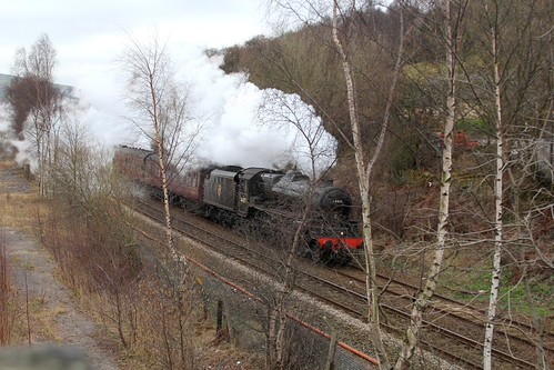 Stanier Black 5 44871 with support coach & 45231 in the re… | Flickr