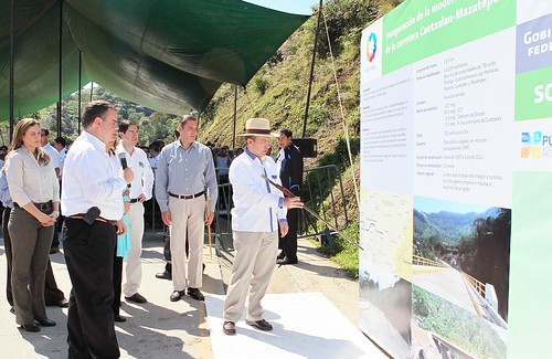 FCH y RMV inauguran Carretera Cuetzalan - Mazatepec