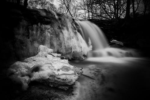 winter minnesota river frozen waterfall awakening thawing mankato minneopafalls minneopastatepark mahkato minneopariver