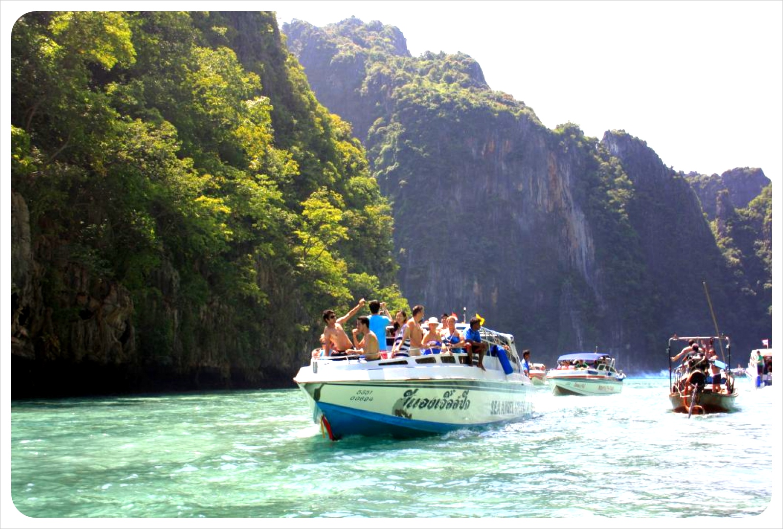 phi phi lei tourist boats