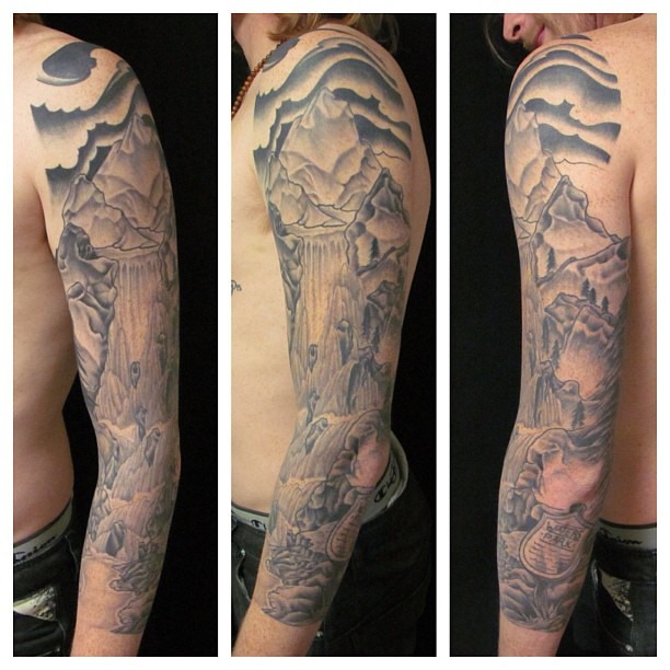 Jeff's 3/4th sleeve gonna start drawing his next one this week #RCT #tattoo #landscape