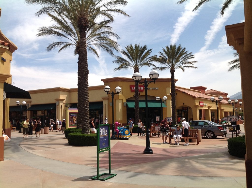 Desert Hills Premium Outlets | Taken with picplz at Levi's i… | Flickr