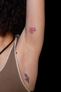 文字 レタリング 脇 Tattoo タトゥー 刺青 ジャパニーズ ワンポイント トライバル カラーにブラック グレ Flickr