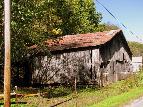 Sterchi's Barn - Old US 31E, Sumner County
