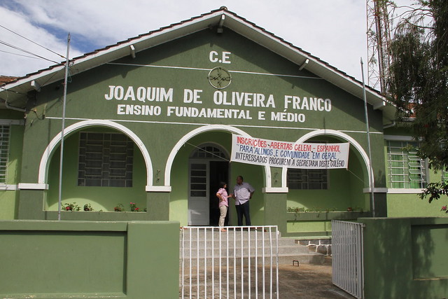 Em visita ao Colégio Estadual Joaquim de Oliveira Franco, em Mandirituba