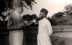 الاميري مع محمد بن محمد الزبيري  - اليمن - 1951