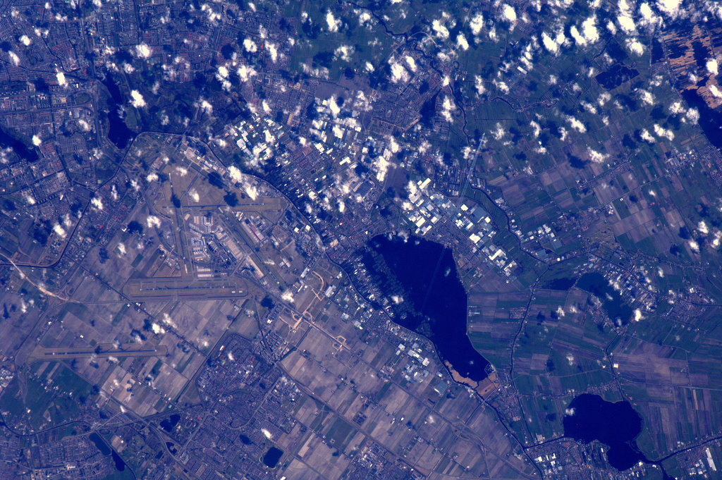 Видеть в реальном времени. Снимки космоса. Снимки со спутника. Самолеты вид с космоса. Мирный вид из космоса.