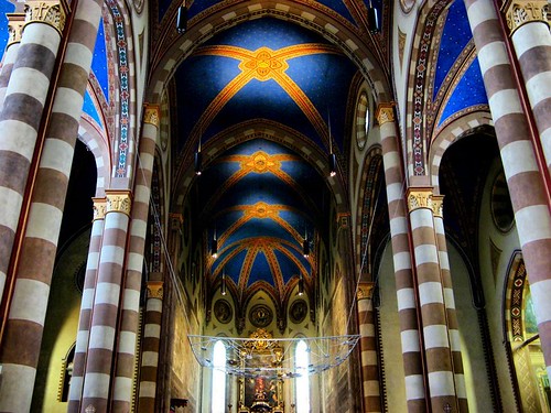 <p>Illuminazione Duomo di Alba</p>