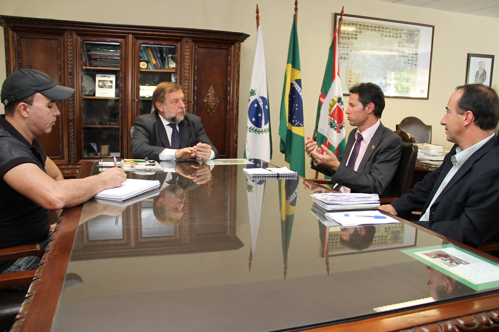 Recebendo o Embaixador da Nova Zelândia no Brasil, Sr. Jeffrey McAlister