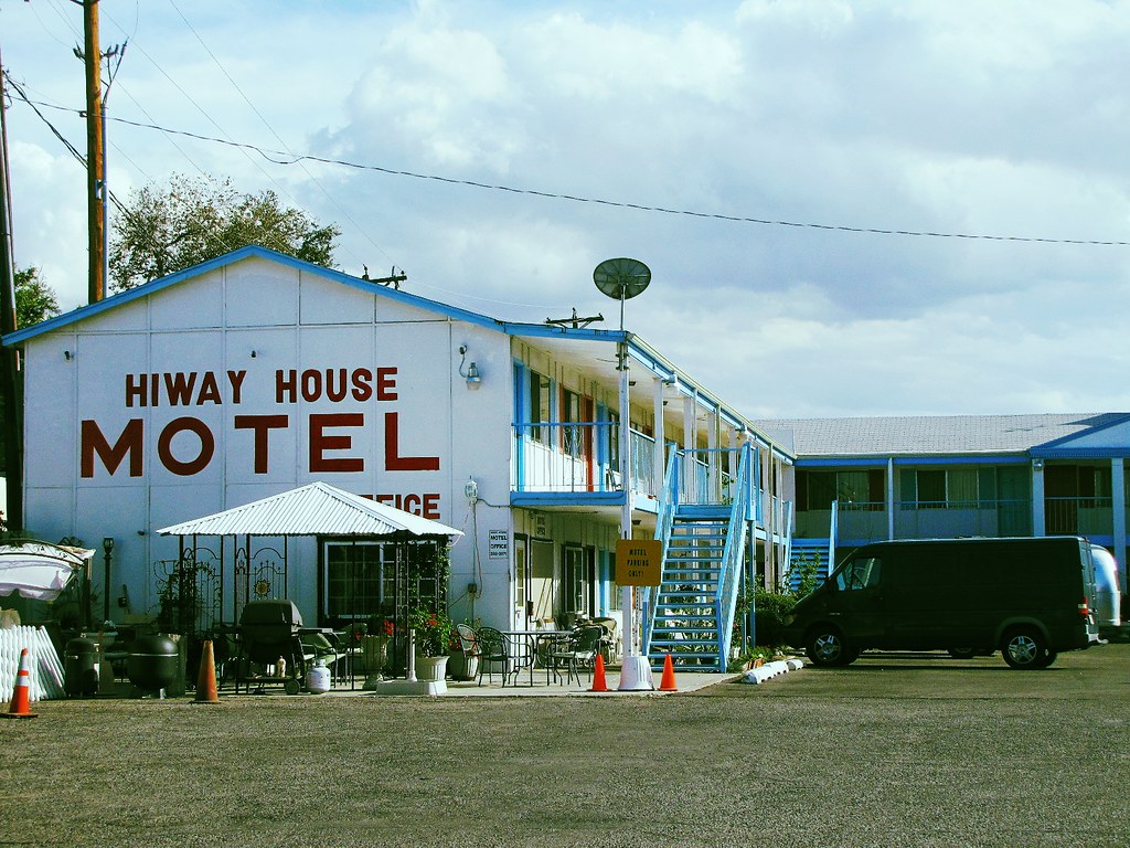 Highway House (2 of 2) | Vintage motel on old Route 66 (Cent… | Flickr