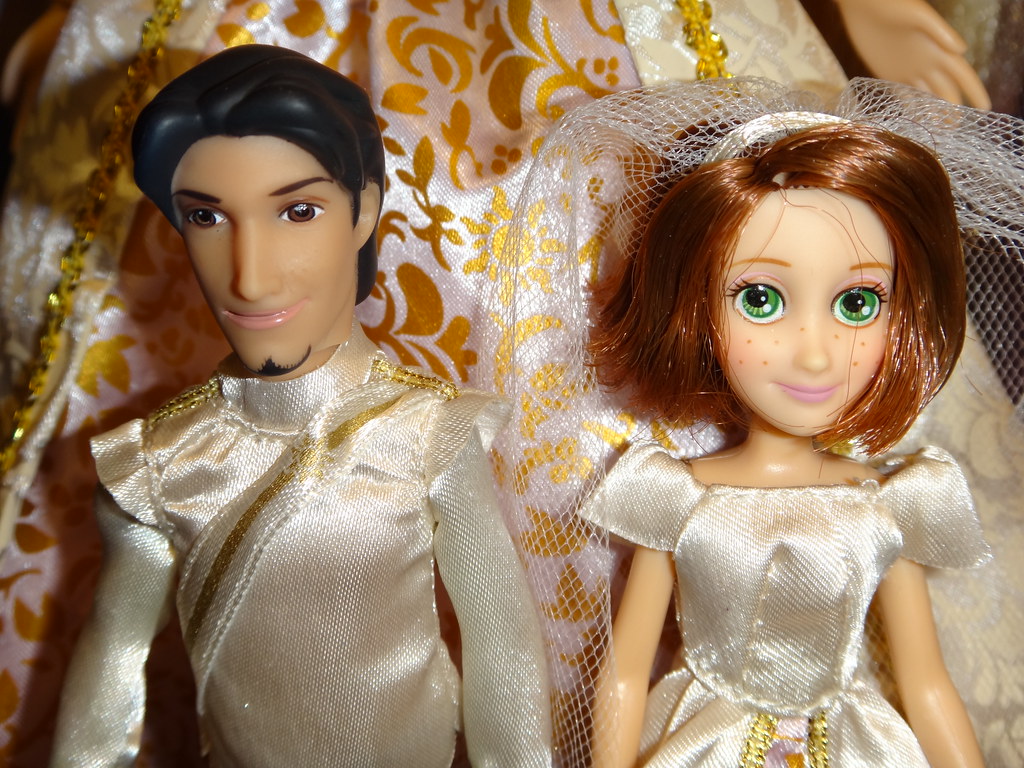 Disney Tangled Doll Group Portrait - Closeup of Wedding Fl… | Flickr