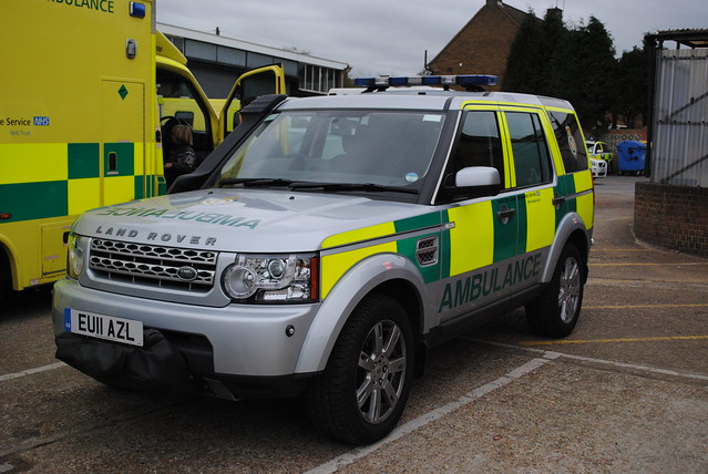 South East Coast Ambulance Service / Land Rover Discovery / Rapid Response Vehicle / 4508 / EU11 AZL