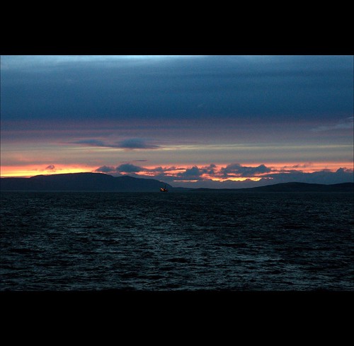 uk sunset sea march scotland boat orkney nikon ship gimp hills nikkor 58mm f8 800iso scapaflow digikam orkneyislands 150s northofscotland d5000 1685mm nikkor1685mm nikond5000
