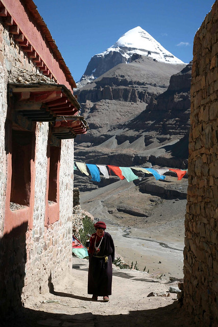 Tibetan Buddhist Pilgrim Woman The Sacred Mount Kailash Far Western Tibet China