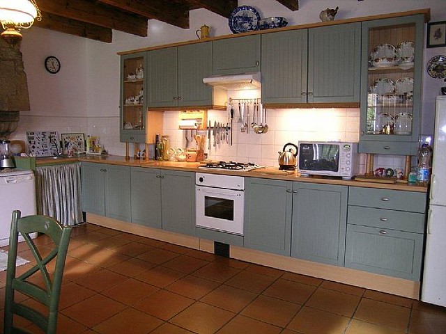 brittany-farmhouse-kitchen