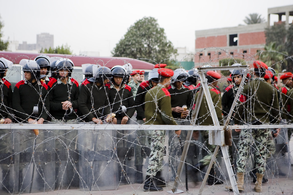 Military Police in front of the MoD الشرطة العسكرية أمام وزارة الدفاع by Hossam el-Hamalawy حسام الحملاوي