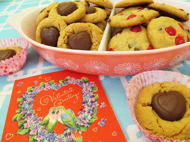Valentine's Day Cookies in Pink Daisy Divided Dish