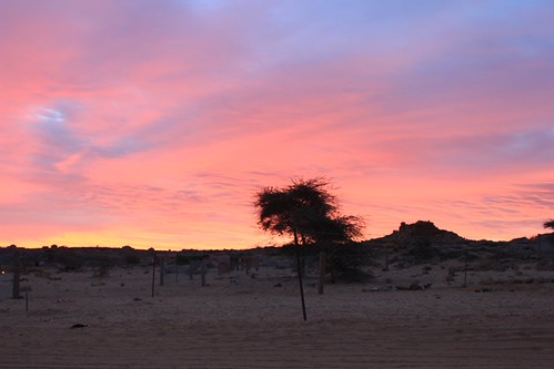 Nascer do Sol by carlosoliveirareis, Ouadâne, Mauritânia

IMG_8876africa sunrise desert mauritania adrar