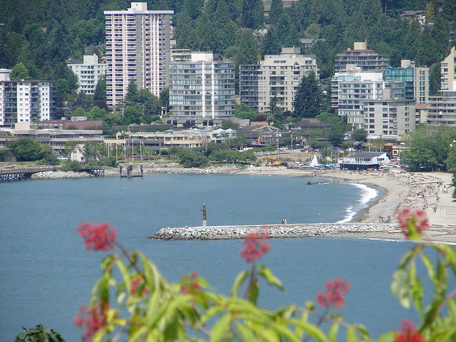 Lion's gate Bridge view of North Vancouver DSC06719