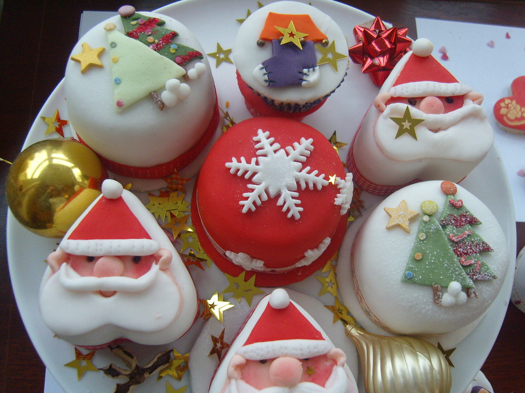 Mini Christmas Cakes.