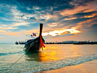 Longboat on the beach / Krabi / Thailand / 27.01.2011 | by mksystem